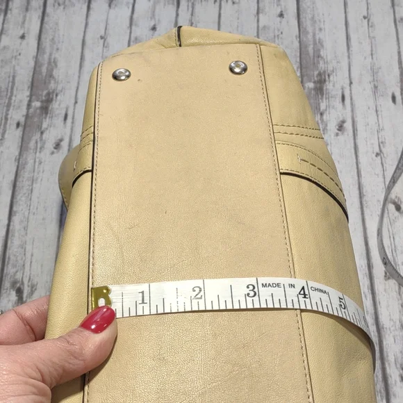 Coach Beige Leather Handbag - Picture 14 of 16